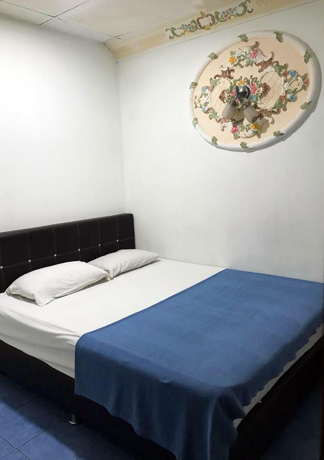 Abs Bintang Guest House Куала Лумпур Екстериор снимка
